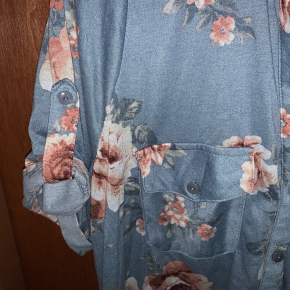 Plus size button up - Picture 3 of 3